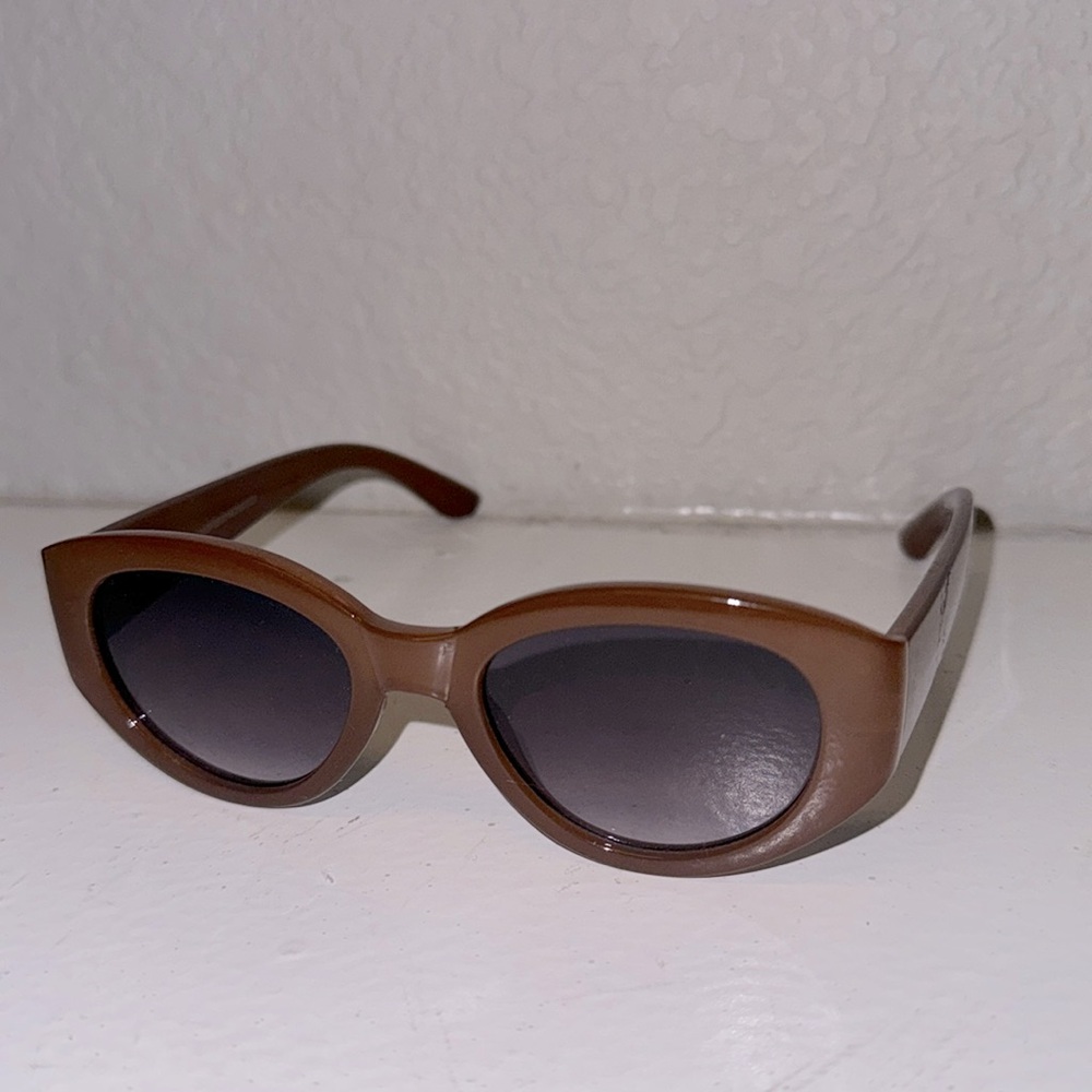 Brown retro sunglasses